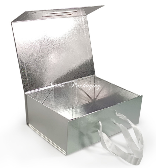 Foldable Gift Box with Handle - Image 3